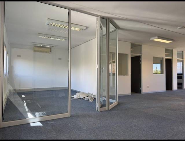 BUSINESS PROPERTY TO RENT IN CLAREMONT